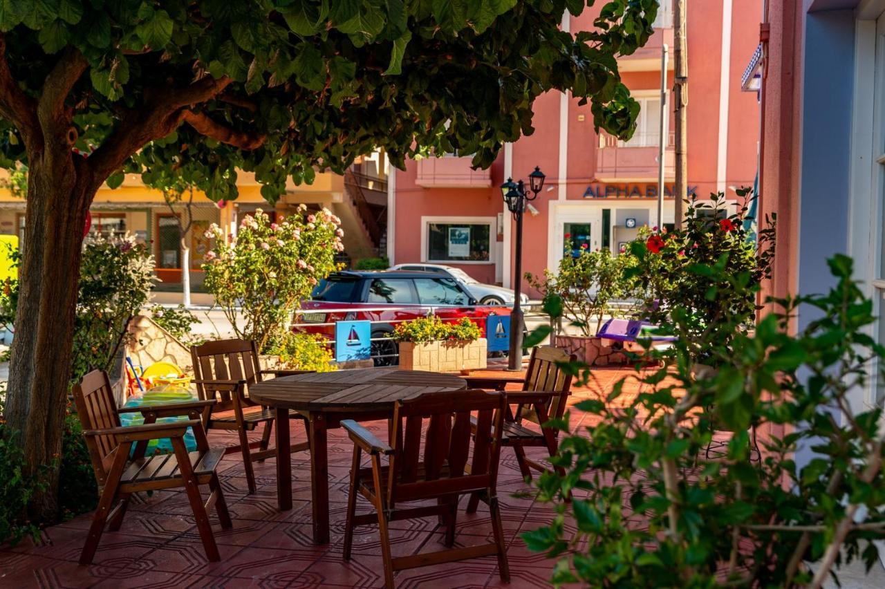 Anemos Studios & Apartments Poros  Buitenkant foto