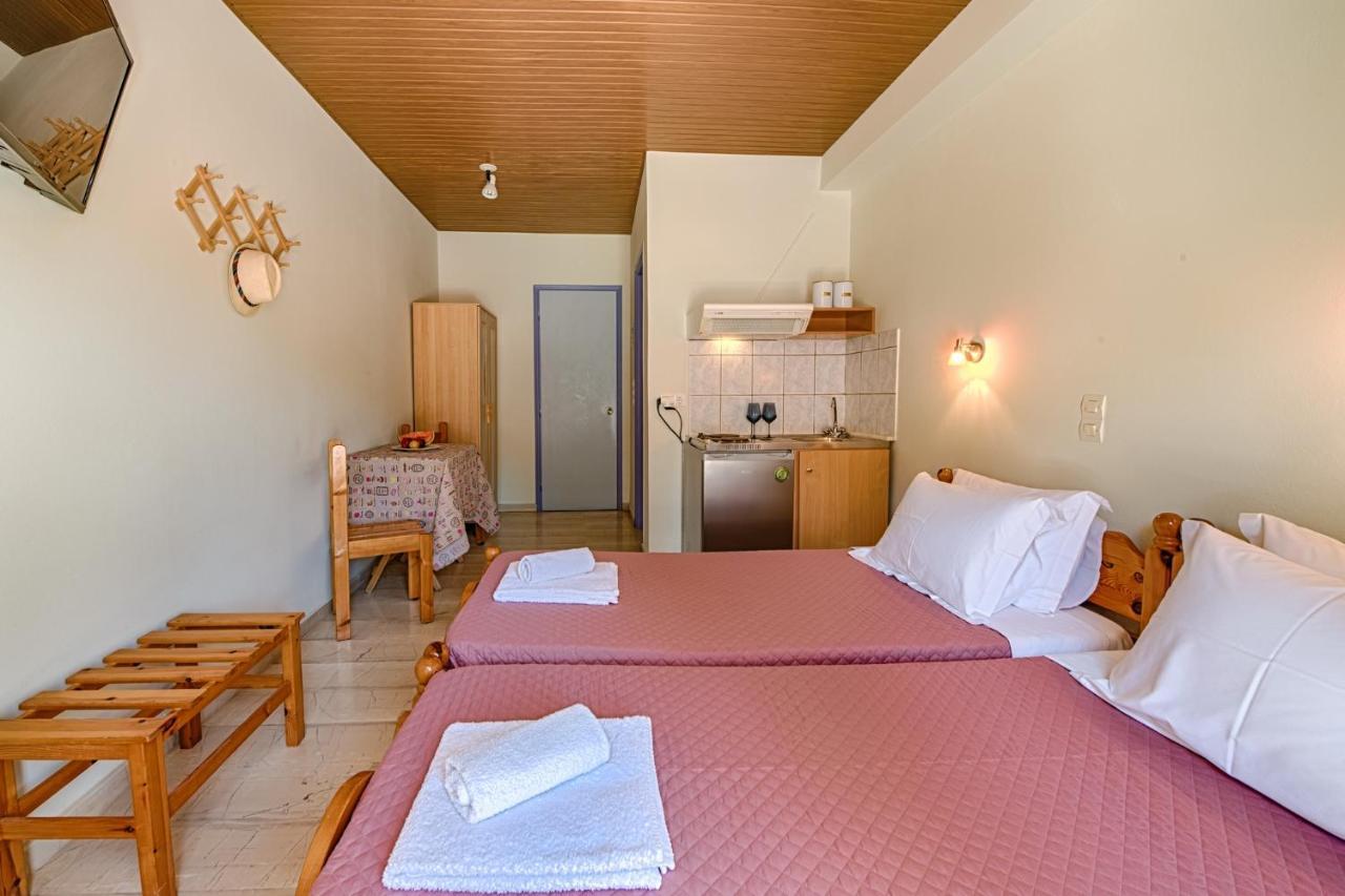 Anemos Studios & Apartments Poros  Buitenkant foto