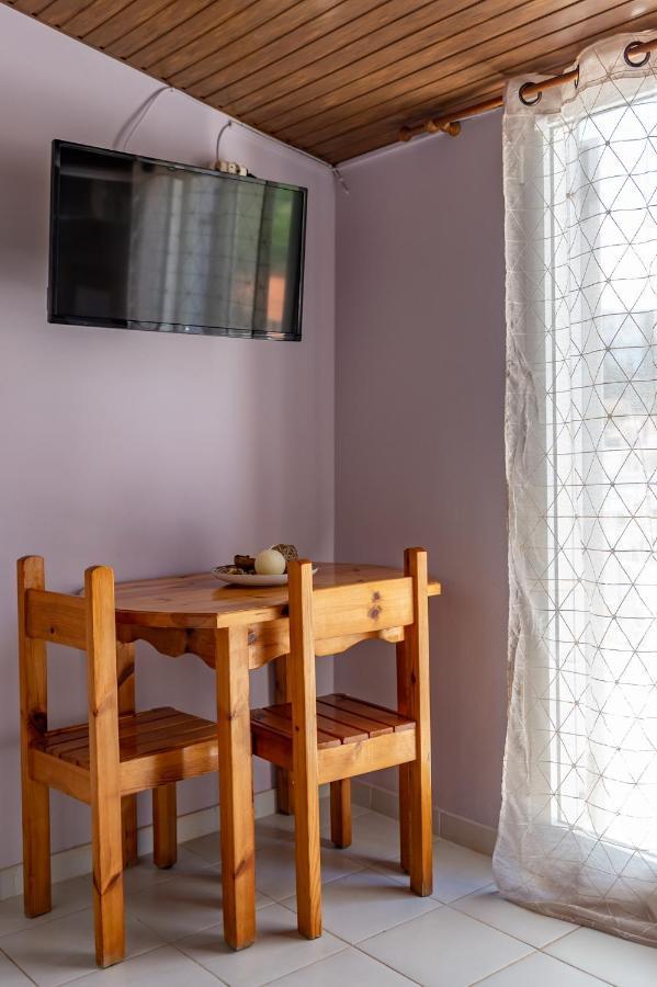 Anemos Studios & Apartments Poros  Buitenkant foto