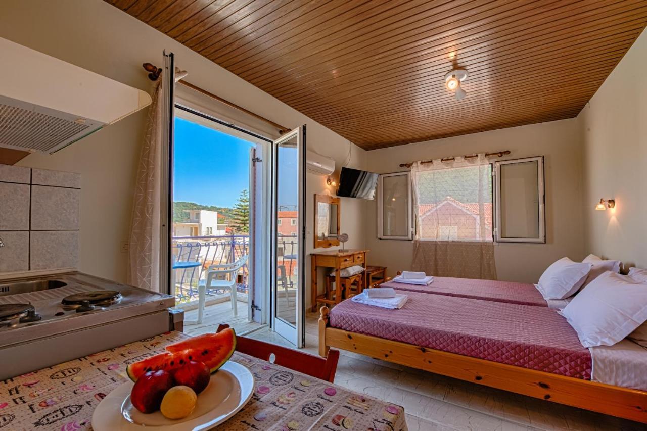 Anemos Studios & Apartments Poros  Buitenkant foto