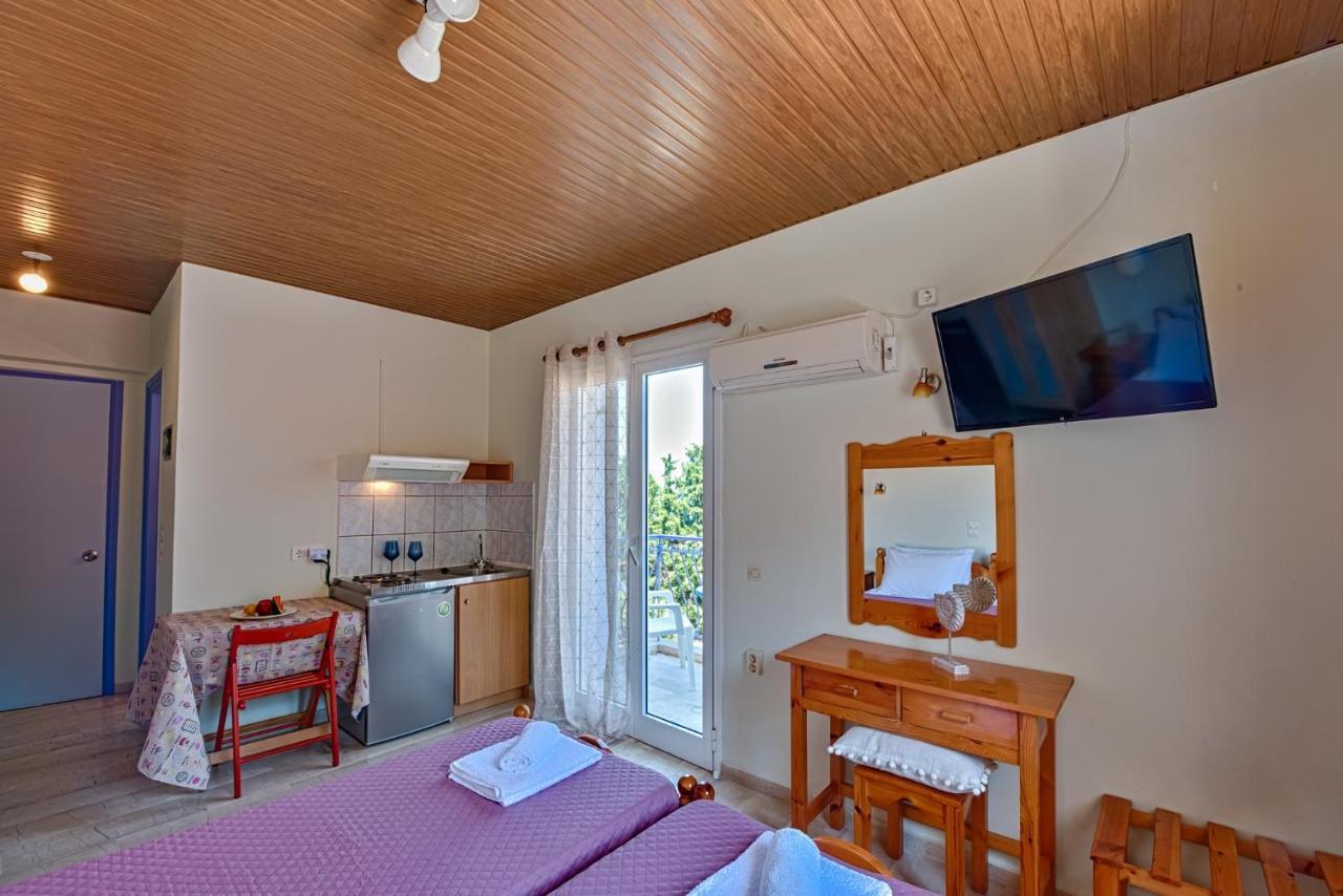Anemos Studios & Apartments Poros  Buitenkant foto