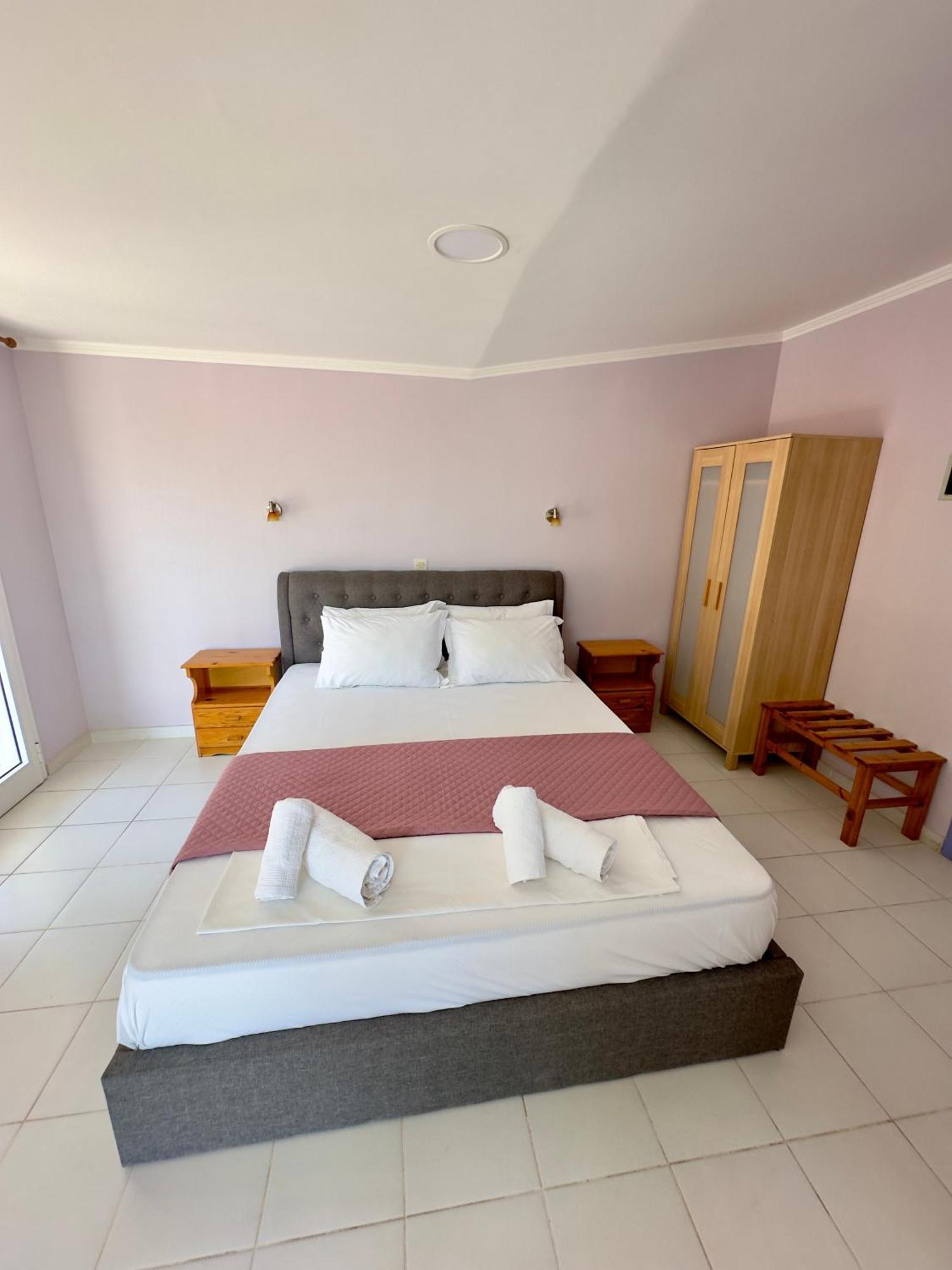 Anemos Studios & Apartments Poros  Buitenkant foto