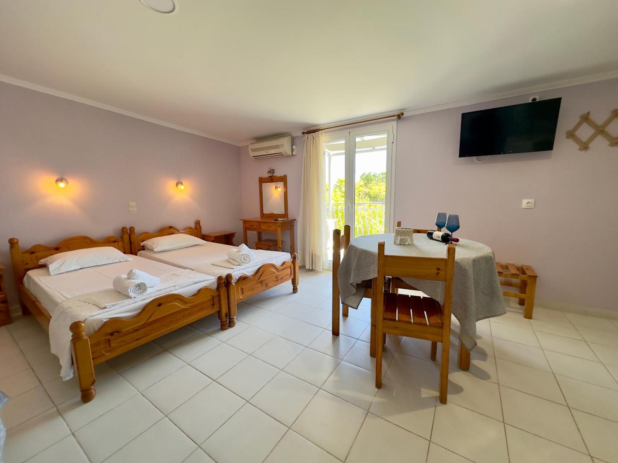 Anemos Studios & Apartments Poros  Buitenkant foto