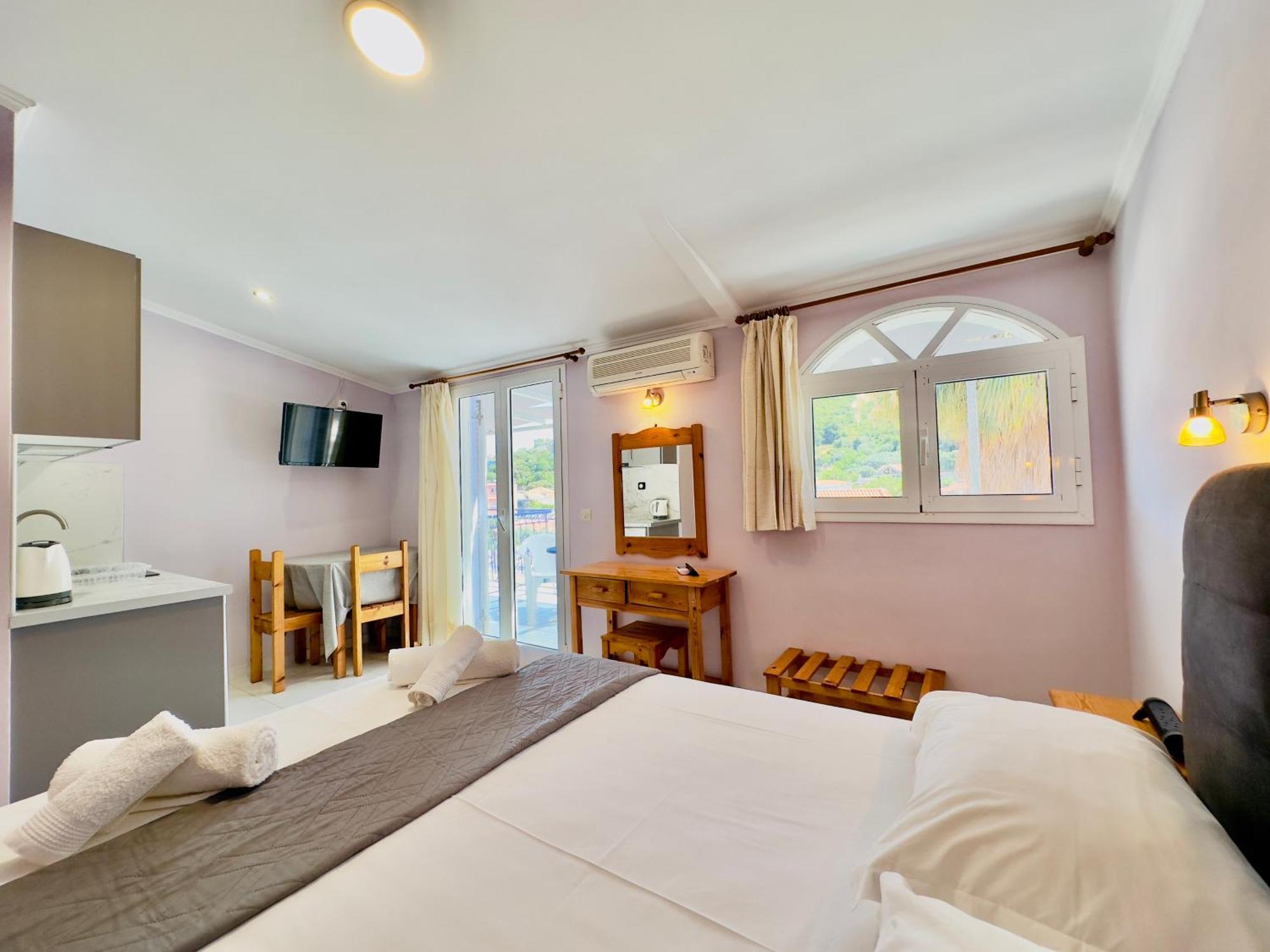 Anemos Studios & Apartments Poros  Buitenkant foto