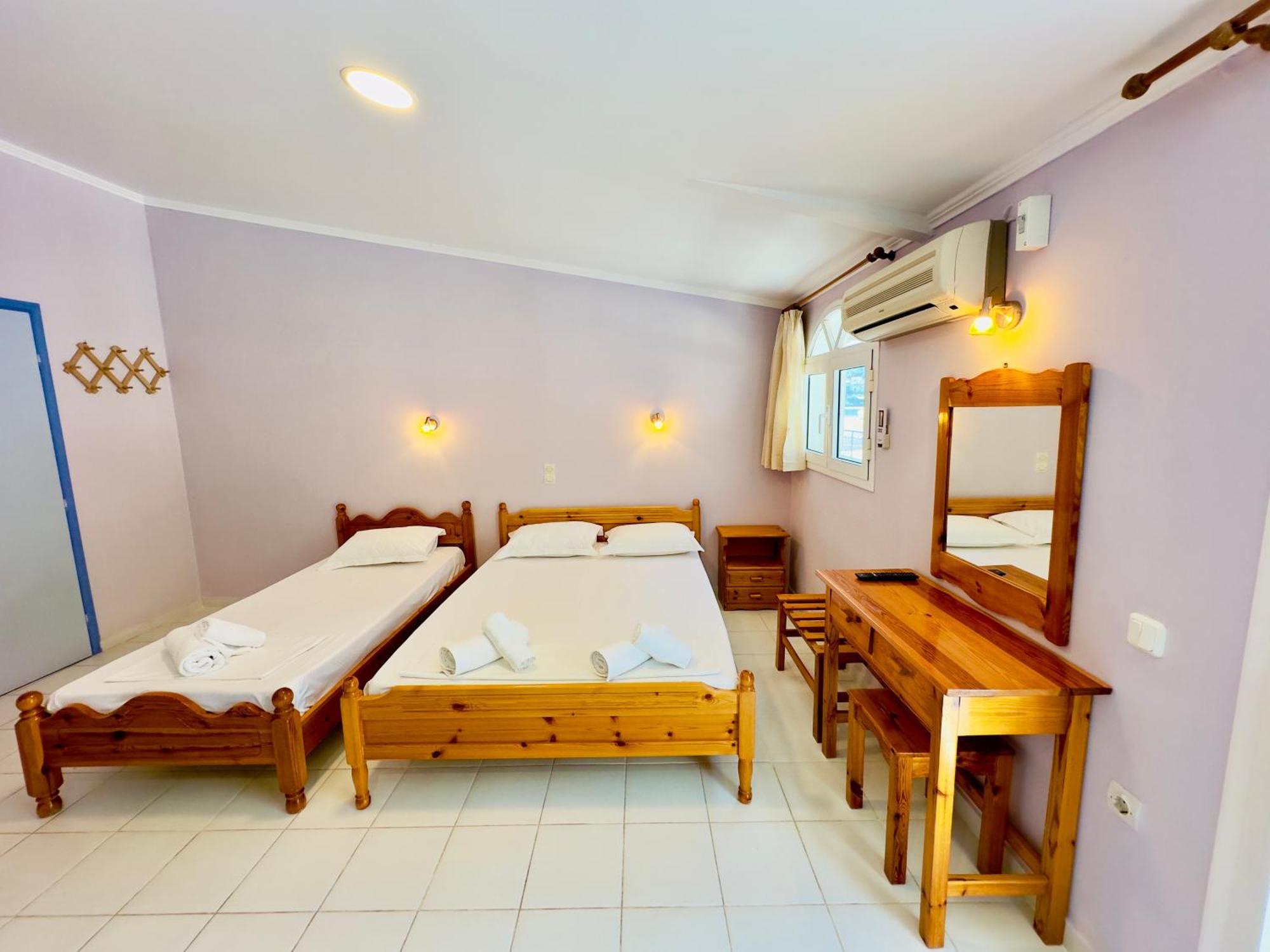 Anemos Studios & Apartments Poros  Buitenkant foto